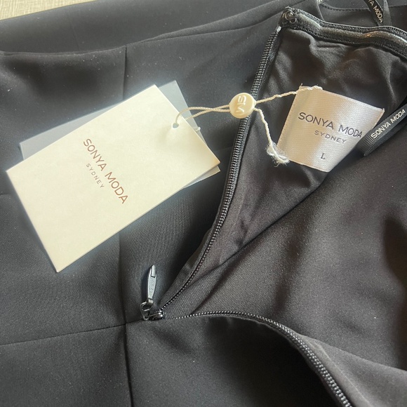 Sonya Moda Black Lola Dress, BRAND NEW - Picture 8 of 11